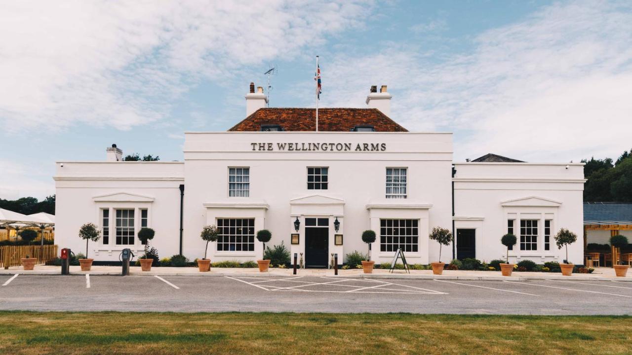 The Wellington Arms - Basingstoke-Reading Hotell Heckfield Exteriör bild